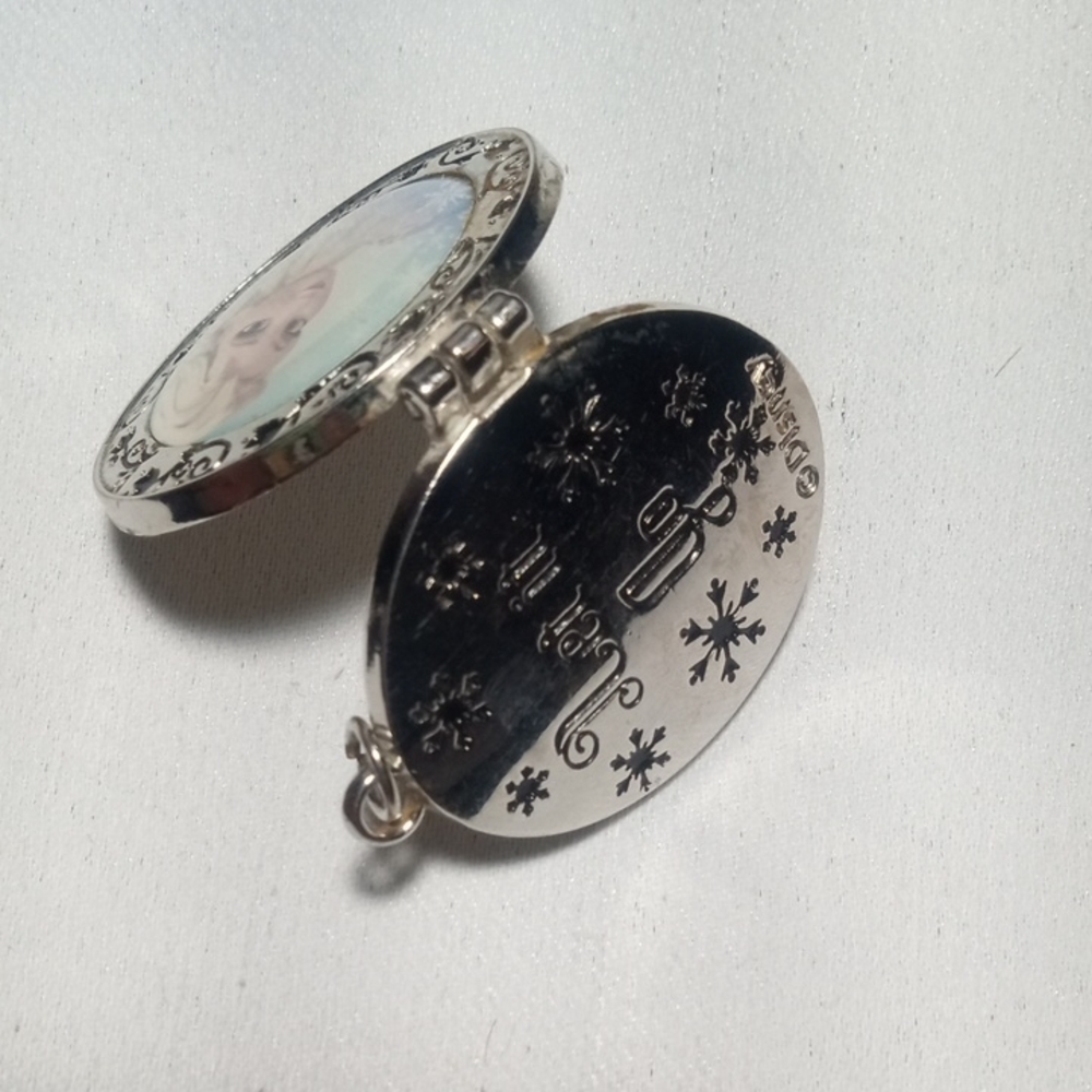 Disney Silver Locket with Elsa Design - Picture 4 of 7